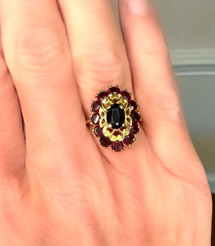 Garnet and 18K Yellow Gold Filagree Vintage Ring