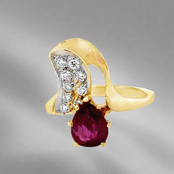 Ruby and Diamond in 14K Yellow Gold Vintage Ring