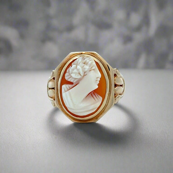 Antique Cameo 10K Yellow Gold Ring