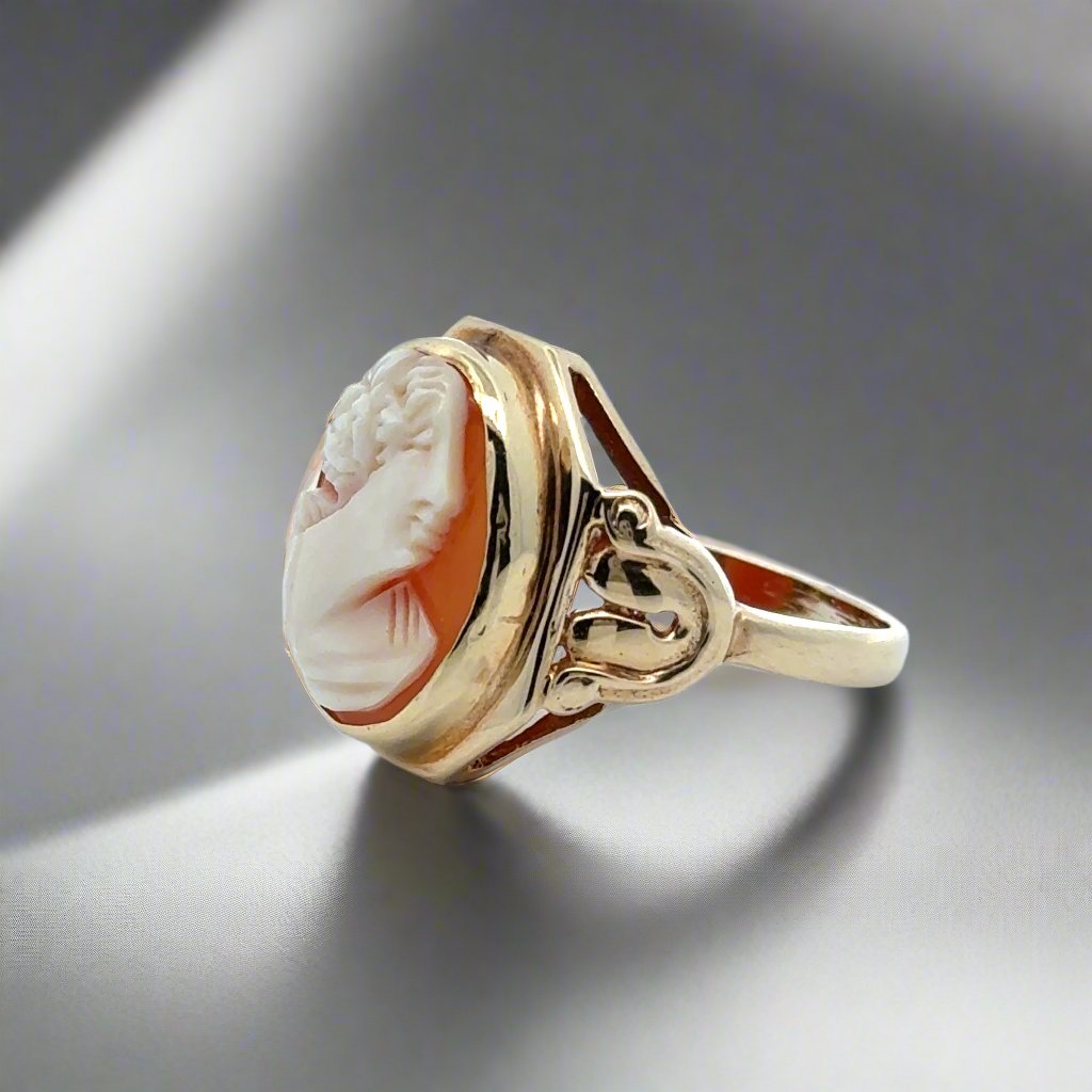 Antique Cameo 10K Yellow Gold Ring