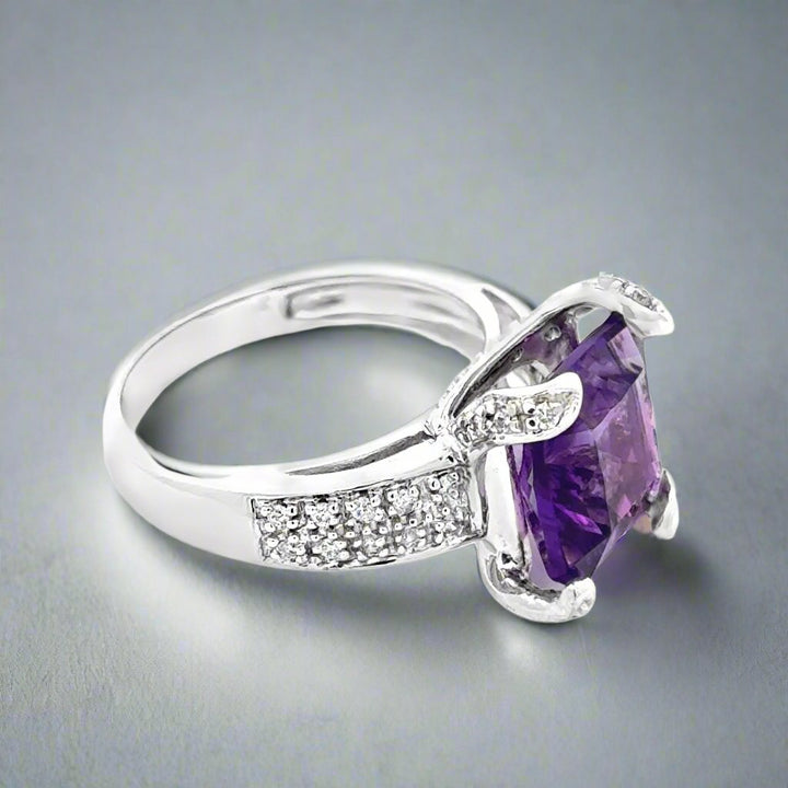 Amethyst and Diamond 14K White Gold Estate RIng