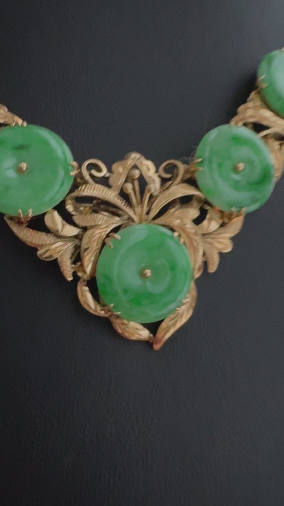 Vintage 1960s Jadeite and 14K Yellow Gold Necklace